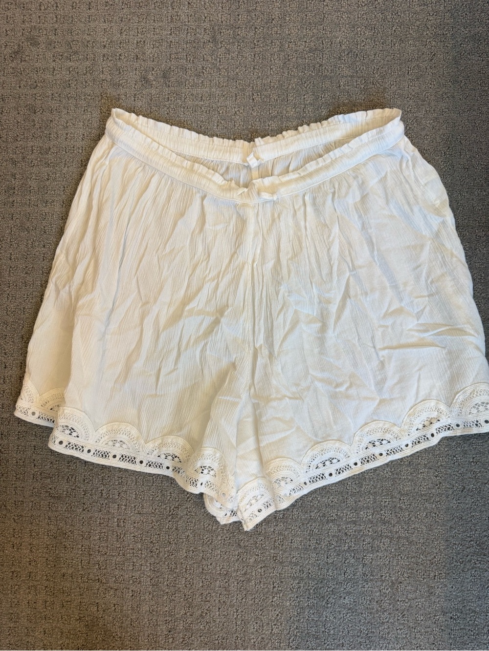 aerie Cream High-Waist Lace-Hem Shorts